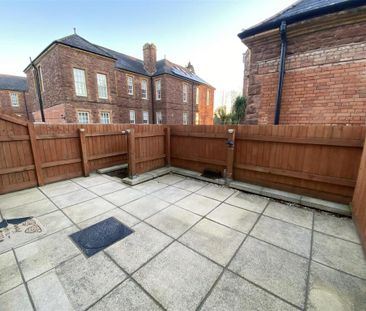 2 bedroom terraced house to rent - Photo 2