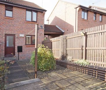 2 bedroom end of terrace house to rent - Photo 3