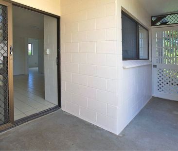 Upstairs Bright Apartment with Private Balcony - Photo 3