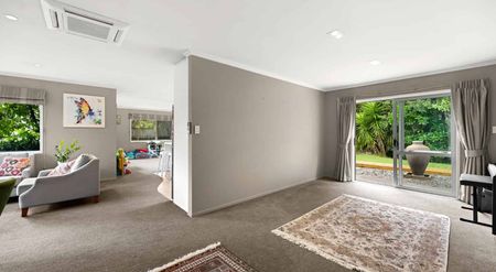 Available for rent for the first time in over a decade! - Photo 4