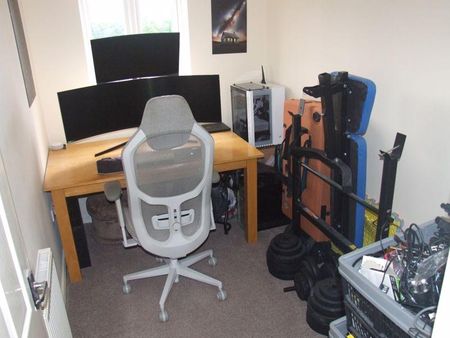 3 bedroom terraced house to rent - Photo 4