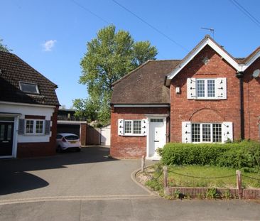 Legion Crescent, Kettering, Northamptonshire, NN16 - Photo 2