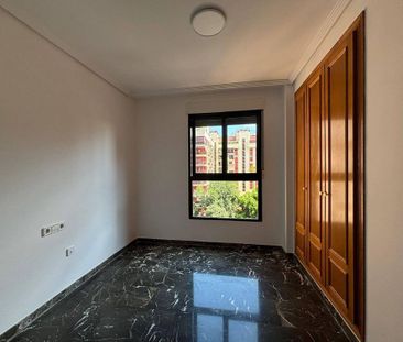 4 room luxury Apartment for rent in Valencia - Photo 1