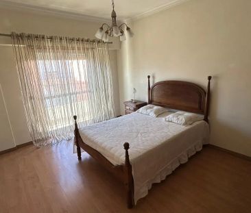 Room in a shared 3-bedroom apartment for rent in Odivelas - Foto 5