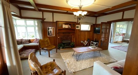 FAMILY LIVING CLOSE TO THE HOSPITAL - Photo 3