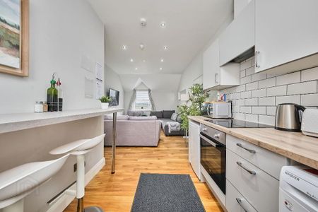 5 Dunluce Park (From Sept 2025), 48 Eglinton Street, Portrush, BT56 8DY - Photo 3