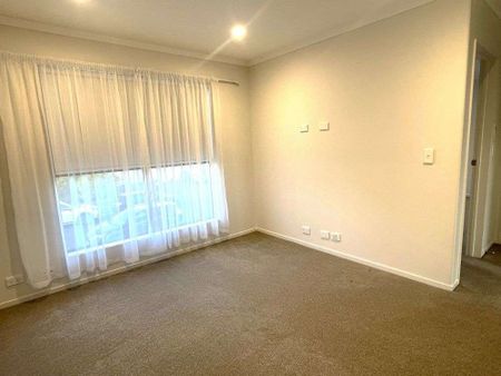 3 Bedrooms in Totara Heights - Photo 3