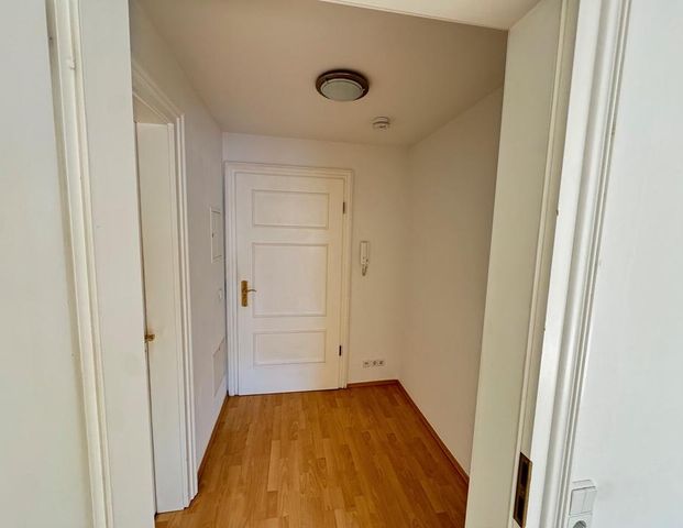 Leben im Herzen der Neustadt – 2-Zimmer-Wohnung mit EBK sucht Sie als neuen Mieter! - Photo 1