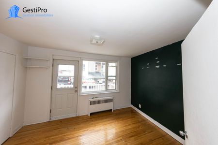 630 Chouinard - Photo 2