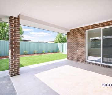 Low Maintenance Living - Three-bedroom home - Photo 4