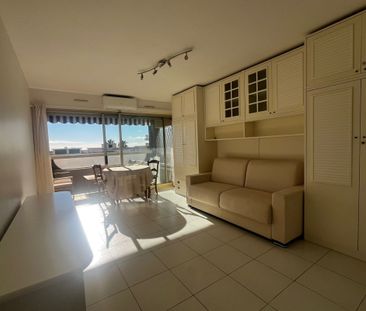 Studio avec terrasse et résidence piscine - Photo 4