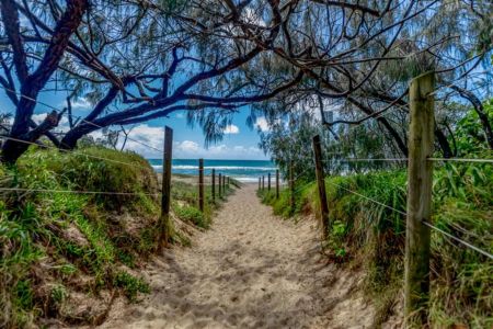 Spacious Duplex - 150m to Beach, Cafes and Park - Photo 3