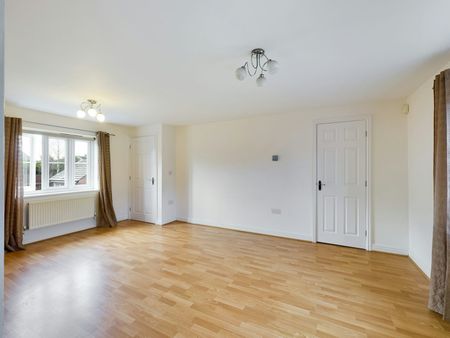 Coach House to rent on - Photo 2