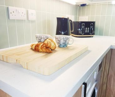 3 bedroom flat to rent - Photo 1