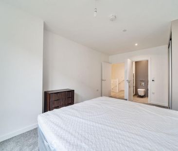 3 bedroom apartment to rent - Photo 2