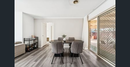 Spacious Three Bedroom Home with Pool & Alfresco! - Photo 3