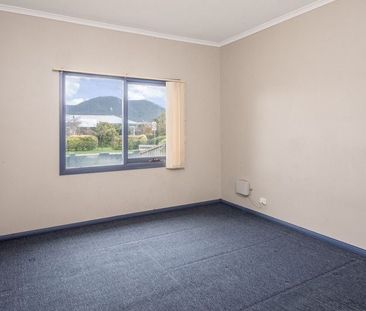 Spacious 3-Bed Glenorchy Family Home - Photo 1