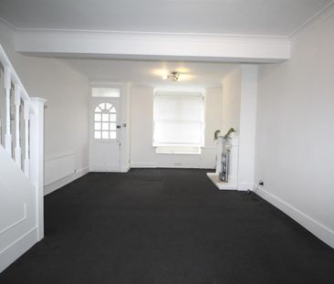 3 Bedroom House - Terraced To Let - Photo 1
