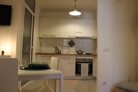 Large double room in Roger de Flor street - Photo 4