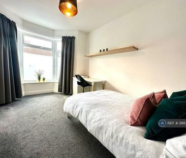 4 bedroom terraced house to rent - Photo 5
