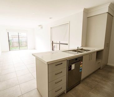 12 Cassata Road, Manor Lakes, Vic 3024 - Photo 5