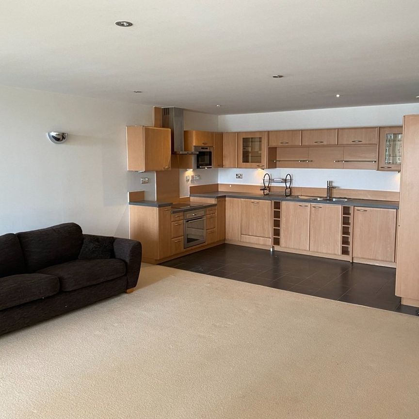 3 Bed Flat, Marmara Apartments, E16 - Photo 1