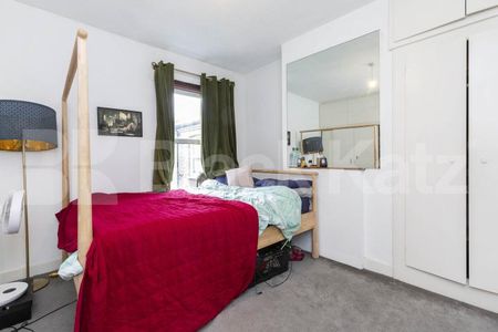 first floor 2 bedroom property with access to shared garden - Photo 4