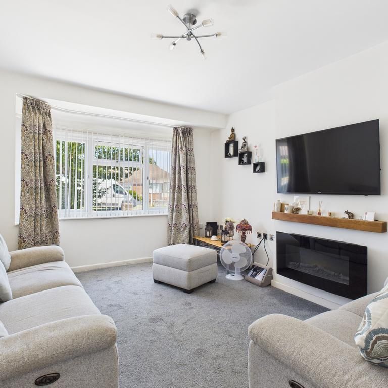 2 bedroom bungalow to rent - Photo 1