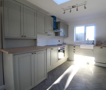 3 bedroom detached house to rent - Photo 5