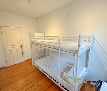 Przestronne mieszkanie w zabytkowej kamienicy - Zdjęcie 4