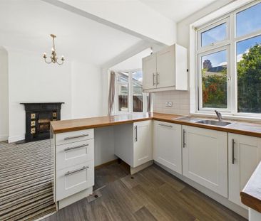 3 bedroom semi-detached house to rent - Photo 2