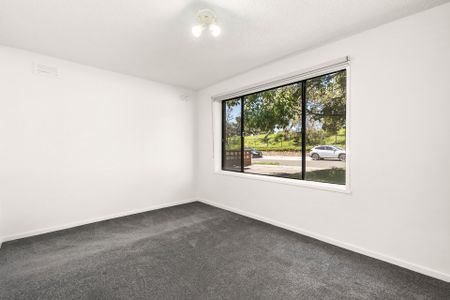 Leafy Essendon North Apartment - Photo 4