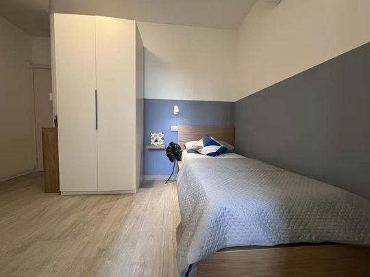 Via Giuseppe Dezza, Milan, Lombardy 20144 - Foto 1