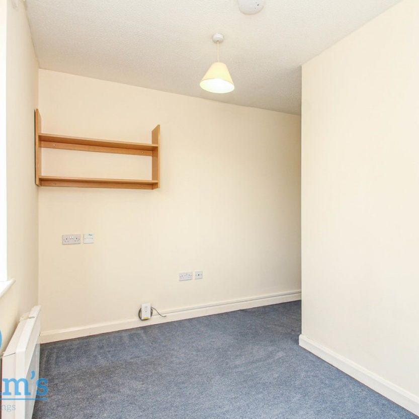 2 bed Apartment for Rent - Photo 1