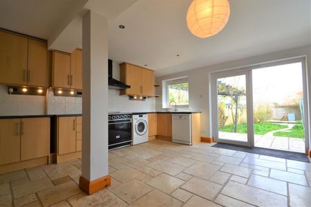 3 bedroom terraced house to rent - Photo 4