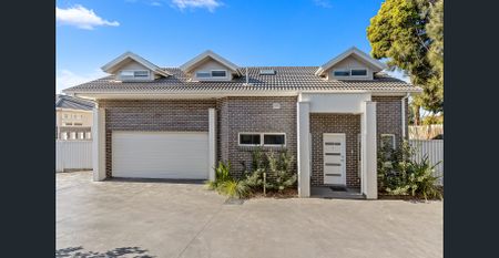 Modern Three Bedroom Townhouse - Photo 3