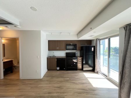 For Lease - 30 Meadowglen Place Unit# 408, Toronto, Ontario - Photo 2