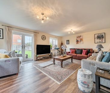 4 bedroom detached house to rent - Photo 2