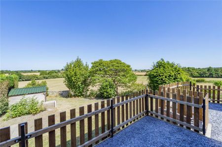 3 bedroom detached house to rent - Photo 3