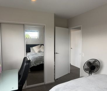 Riccarton – Modern 4 bedroom/2 bathroom Townhouse. Suit Mature Stud... - Photo 3