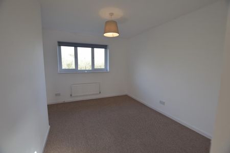 2 bedroom townhouse to rent - Photo 3