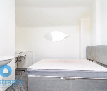 4 bed Mid Terraced House for Rent - Photo 2
