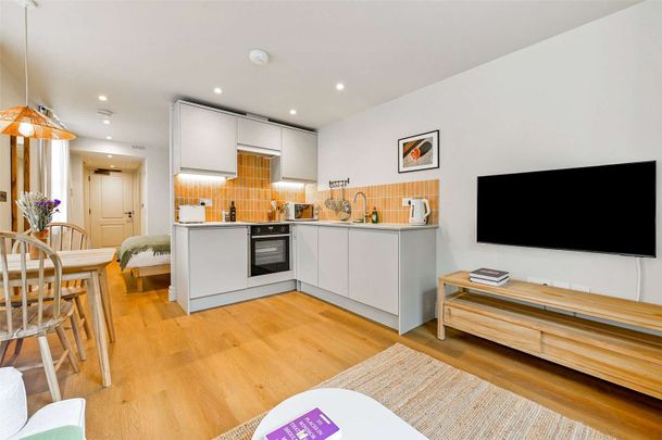 A brand new ground floor one bedroom apartment in the heart of Windsor Town centre. - Photo 1