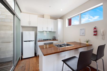 Low Maintenance Living in the Heart of the CBD - Photo 2