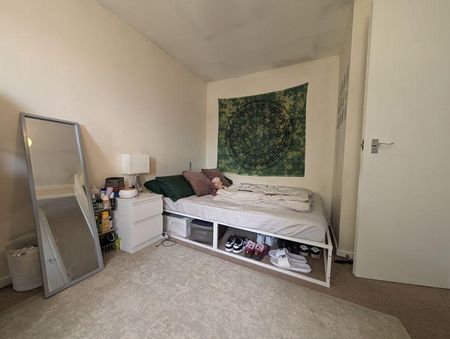 4 bedroom terraced house to rent - Photo 2