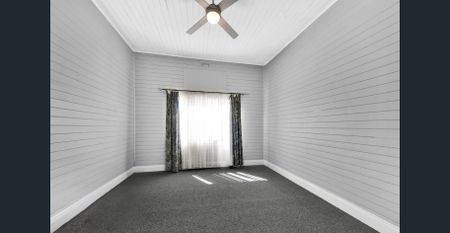 Charming Family Home - Photo 5