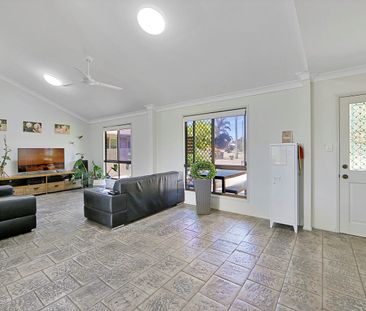 THREE BEDROOM HOME IN COASTAL INNES PARK!! - Photo 2
