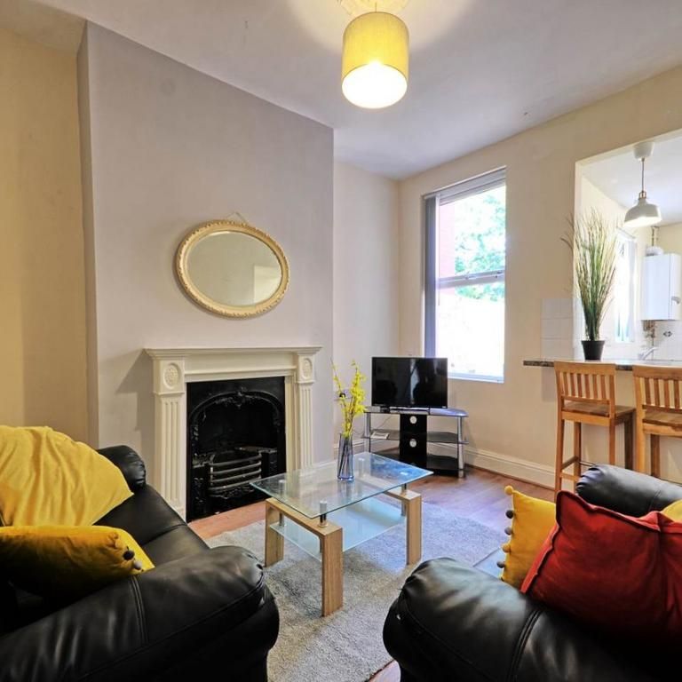3 bedroom terraced house to rent - Photo 1
