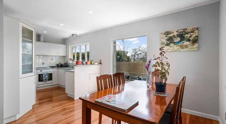 Spacious 3-Bedroom Home in a Highly Desirable ... - Photo 4