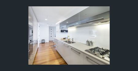 A must see for uncompromised quality and design..! - Photo 3